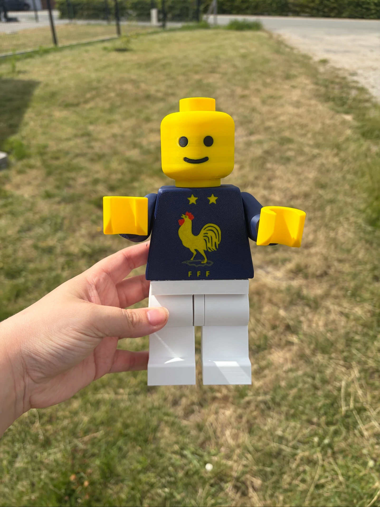Figurine style LEGO imprimée en 3D – 20 cm – Neuve